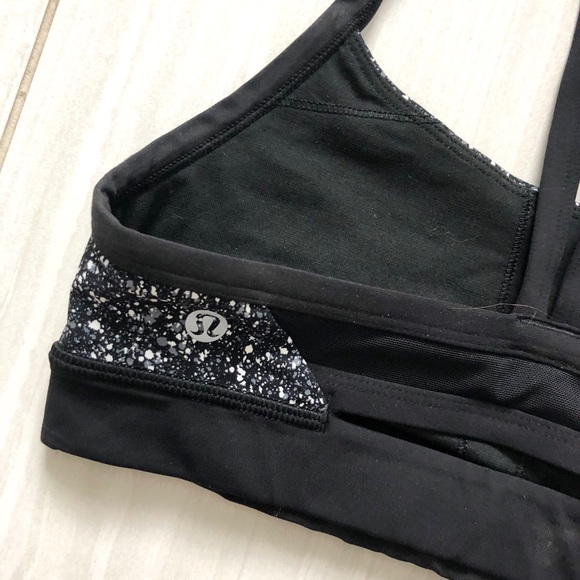 Lululemon Sports Bra. Size 4 - Picture 3 of 3